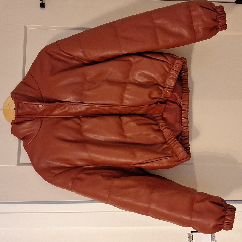 Cropped bomber jacket